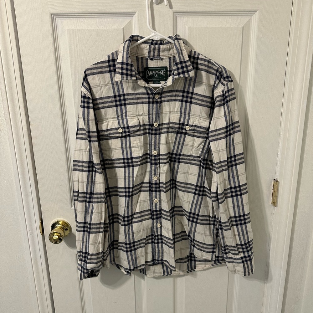 NWOT: American Eagle Outfitters Navy and Cream Plaid Flannel